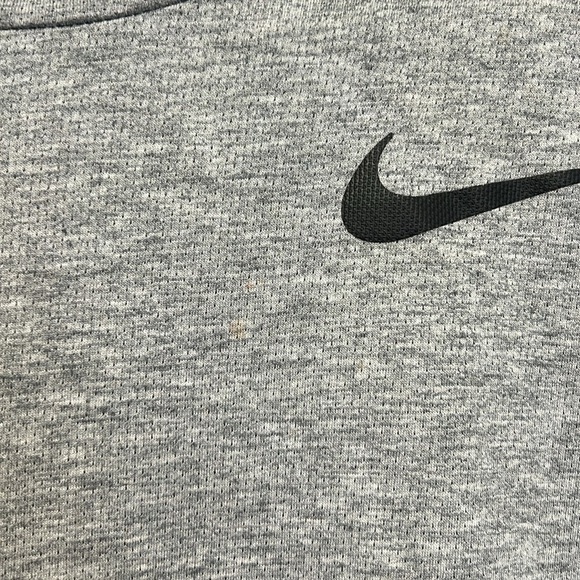 Men’s Nike Grey Short Sleeve Shirt - Picture 4 of 4